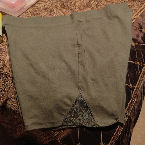 🟣5" Bike Short - Lace Inset Green - Picture 4 of 8
